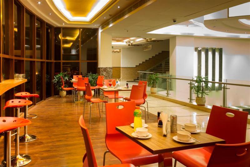 Club Florence Γκουργκάον Εξωτερικό φωτογραφία